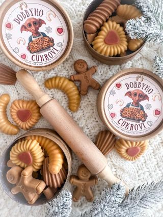🍪 Dobbyho cukroví – Lískový oříšek & Vanilka 🍪 V hlubinách bradavických kuchyní je právě rušno – Dobby a ostatní domácí...
